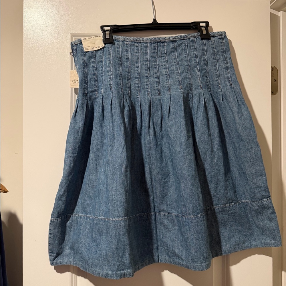 We The Free Light Blue Denim Pleated A-Line Skirt 🔥 Size 12 - Picture 2 of 4